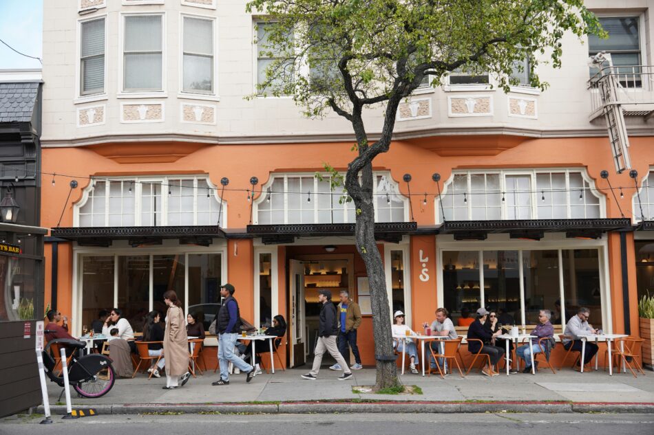 Team Building Activities in Dallas That Bring People Together Over Food